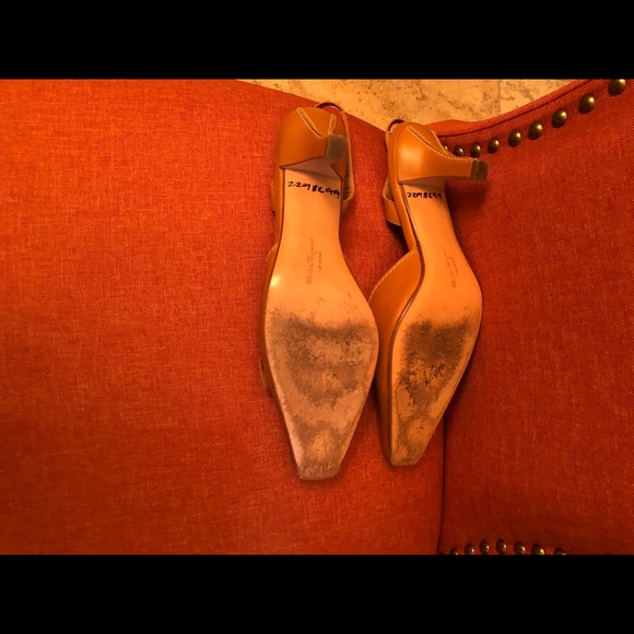 Tan women shoes - Picture 3 of 3